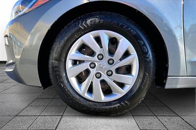 2017 Hyundai ELANTRA SE   - Photo 8 - Rock Springs, WY 82901