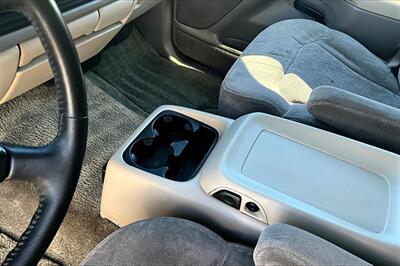 2001 Chevrolet Suburban 1500   - Photo 14 - Rock Springs, WY 82901