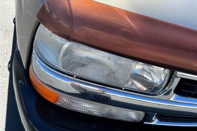 2001 Chevrolet Suburban 1500   - Photo 32 - Rock Springs, WY 82901