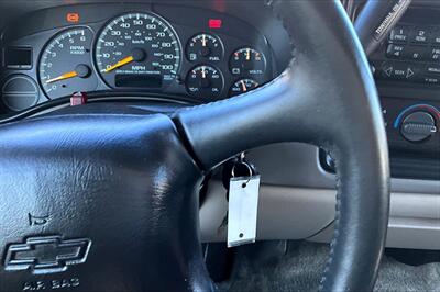 2001 Chevrolet Suburban 1500   - Photo 21 - Rock Springs, WY 82901