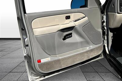 2001 Chevrolet Suburban 1500   - Photo 18 - Rock Springs, WY 82901