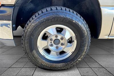 2001 Chevrolet Suburban 1500   - Photo 8 - Rock Springs, WY 82901