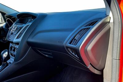 2014 Ford Focus SE - Photo 16 - Rock Springs, WY 82901