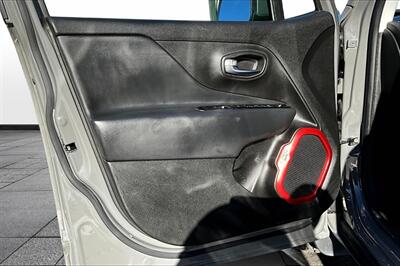 2021 Jeep Renegade Trailhawk   - Photo 18 - Rock Springs, WY 82901