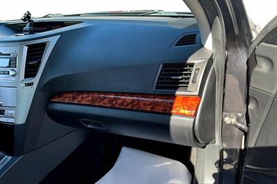 2011 Subaru Legacy 2.5i Limited   - Photo 16 - Rock Springs, WY 82901