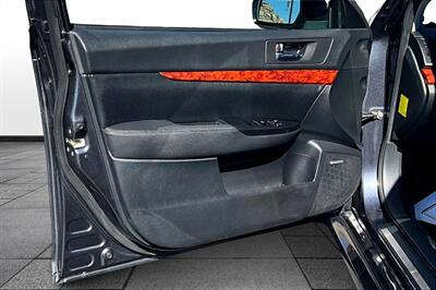 2011 Subaru Legacy 2.5i Limited   - Photo 18 - Rock Springs, WY 82901