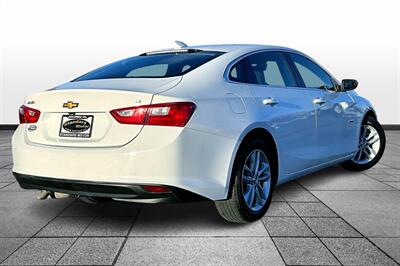 2018 Chevrolet Malibu LT   - Photo 2 - Rock Springs, WY 82901