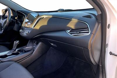 2018 Chevrolet Malibu LT   - Photo 16 - Rock Springs, WY 82901