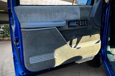 1992 Chevrolet Blazer Sport   - Photo 12 - Rock Springs, WY 82901