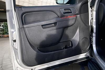 2011 Chevrolet Tahoe LT   - Photo 18 - Rock Springs, WY 82901