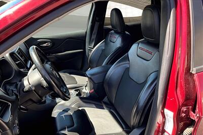 2020 Jeep Cherokee Trailhawk   - Photo 27 - Rock Springs, WY 82901