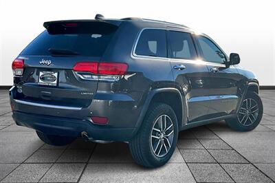 2017 Jeep Grand Cherokee Limited   - Photo 2 - Rock Springs, WY 82901