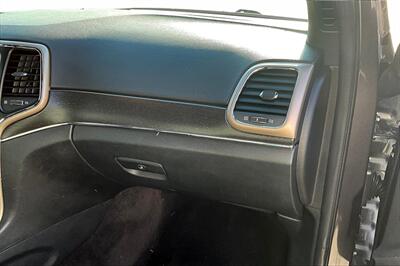 2017 Jeep Grand Cherokee Limited   - Photo 16 - Rock Springs, WY 82901