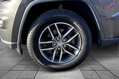 2017 Jeep Grand Cherokee Limited   - Photo 8 - Rock Springs, WY 82901