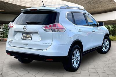 2016 Nissan Rogue SV   - Photo 2 - Rock Springs, WY 82901