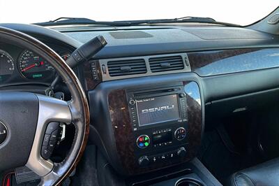 2012 GMC Yukon XL Denali   - Photo 6 - Rock Springs, WY 82901