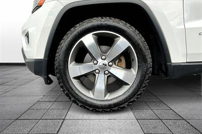 2015 Jeep Grand Cherokee Limited   - Photo 8 - Rock Springs, WY 82901