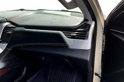 2016 GMC Yukon XL SLT   - Photo 16 - Rock Springs, WY 82901