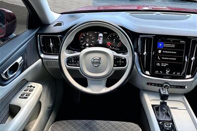 2020 Volvo V60 T5 Momentum - Photo 5 - Rock Springs, WY 82901