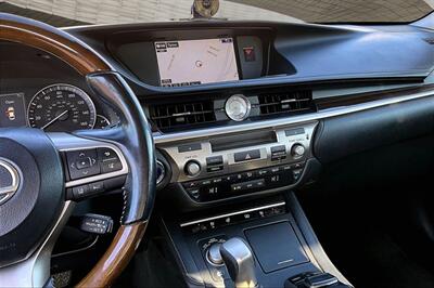 2016 Lexus ES 300h   - Photo 6 - Rock Springs, WY 82901