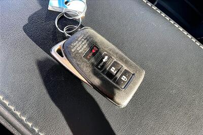 2016 Lexus ES 300h   - Photo 10 - Rock Springs, WY 82901