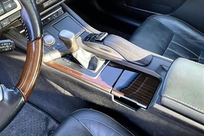 2016 Lexus ES 300h   - Photo 14 - Rock Springs, WY 82901