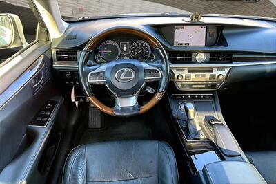 2016 Lexus ES 300h   - Photo 5 - Rock Springs, WY 82901