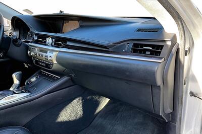 2016 Lexus ES 300h   - Photo 16 - Rock Springs, WY 82901