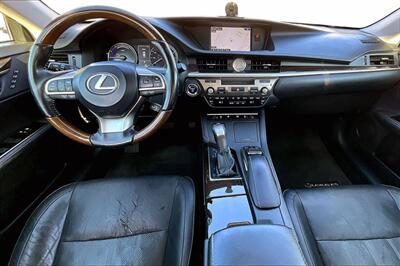 2016 Lexus ES 300h   - Photo 15 - Rock Springs, WY 82901