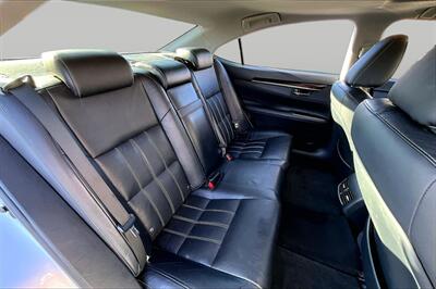 2016 Lexus ES 300h   - Photo 29 - Rock Springs, WY 82901