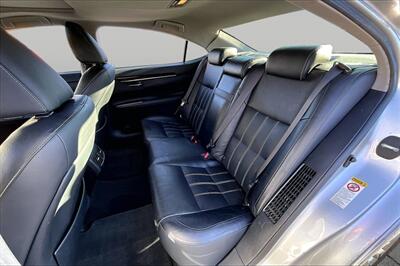 2016 Lexus ES 300h   - Photo 28 - Rock Springs, WY 82901