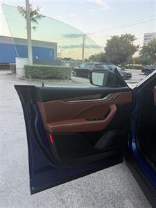 2018 Maserati Levante   - Photo 29 - , FL 33145