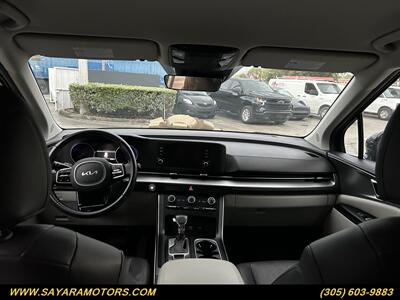 2023 Kia Carnival LX   - Photo 18 - Doral, FL 33122
