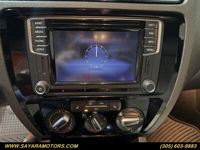 2016 Volkswagen Jetta 1.8T Sport   - Photo 8 - Doral, FL 33122