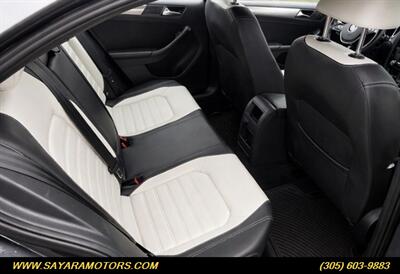 2016 Volkswagen Jetta 1.8T Sport   - Photo 6 - Doral, FL 33122