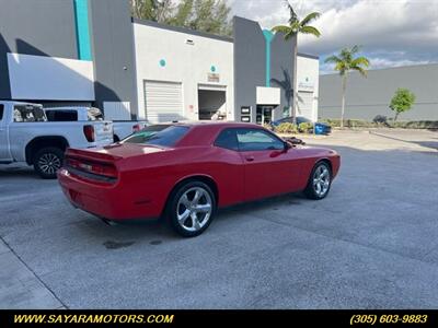 2014 Dodge Challenger SXT Plus   - Photo 5 - Doral, FL 33122