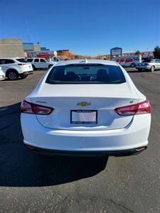 2022 Chevrolet Malibu LT   - Photo 4 - Page, AZ 86040