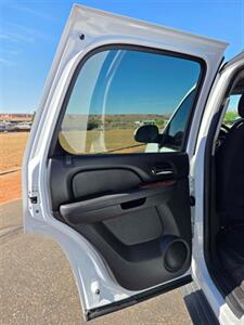 2011 Chevrolet Tahoe LS - Photo 11 - Page, AZ 86040
