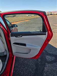 2009 Chevrolet Impala LT   - Photo 13 - Page, AZ 86040