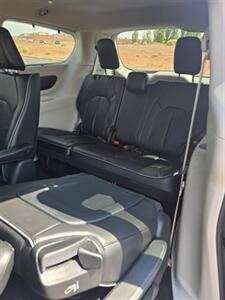 2018 Chrysler Pacifica Hybrid Limited   - Photo 12 - Page, AZ 86040