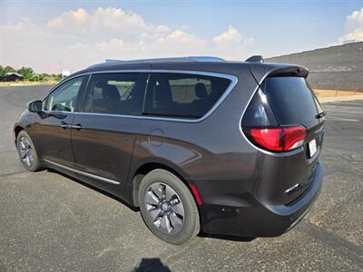 2018 Chrysler Pacifica Hybrid Limited   - Photo 3 - Page, AZ 86040