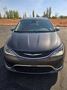 2018 Chrysler Pacifica Hybrid Limited   - Photo 8 - Page, AZ 86040