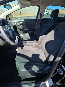 2016 Ford Focus S   - Photo 10 - Page, AZ 86040