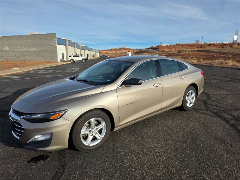 2023 Chevrolet Malibu LT   - Photo 1 - Page, AZ 86040