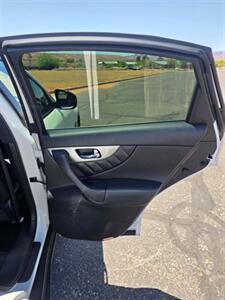 2016 INFINITI QX70 - Photo 15 - Page, AZ 86040