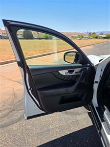 2016 INFINITI QX70 - Photo 9 - Page, AZ 86040