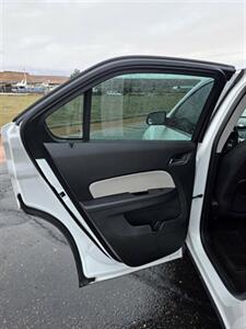 2015 Chevrolet Equinox LS   - Photo 11 - Page, AZ 86040