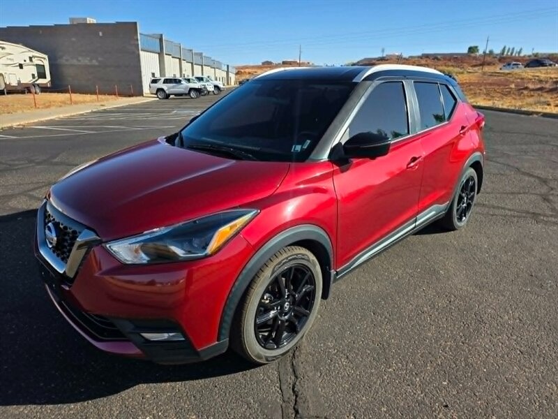 Red 2020 Nissan Kicks SR FWD SUV / Crossover Front-Wheel Drive Automatic