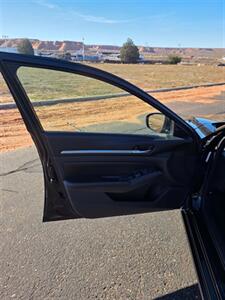 2022 Nissan Altima 2.5 SV   - Photo 9 - Page, AZ 86040