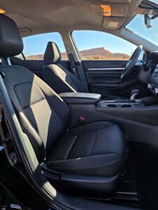 2022 Nissan Altima 2.5 SV   - Photo 16 - Page, AZ 86040